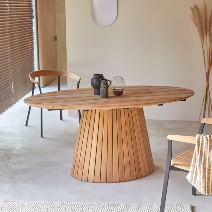 Oval solid Teak Dining Table